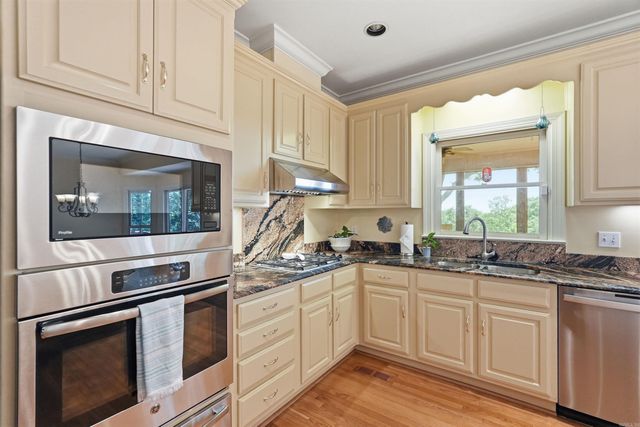 14020 Belle Pointe Drive, Little Rock, AR 72212