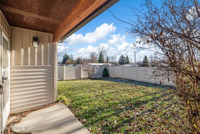 200 Brittany Loop, Kootenai, ID 83840