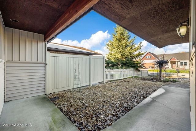 200 Brittany Loop, Kootenai, ID 83840