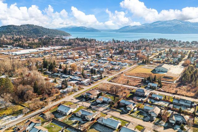 200 Brittany Loop, Kootenai, ID 83840