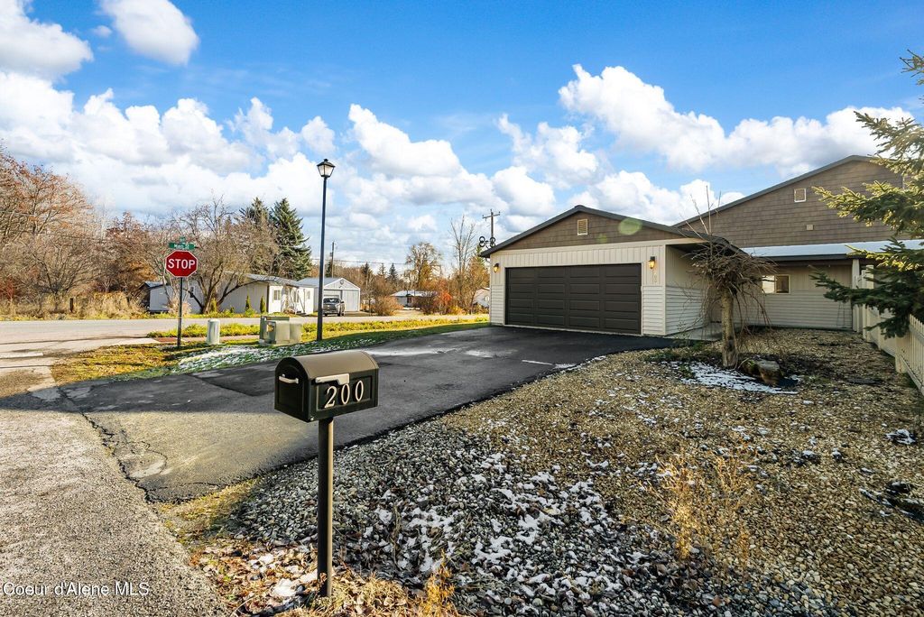 200 Brittany Loop, Kootenai, ID 83840