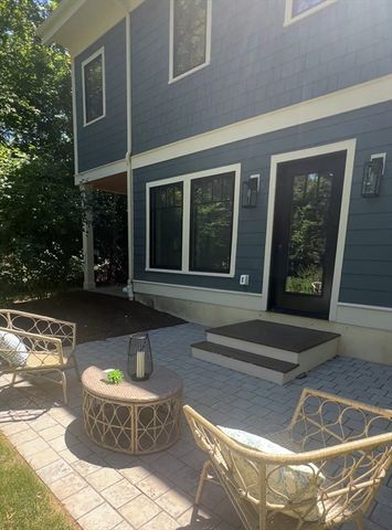 145 Warren St 4, Newton, MA 02459