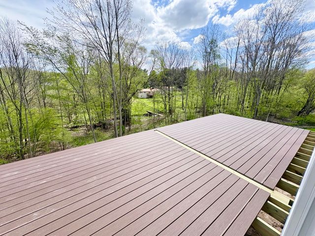 5888 Valley Point Drive Se, Caledonia Twp, MI 49316