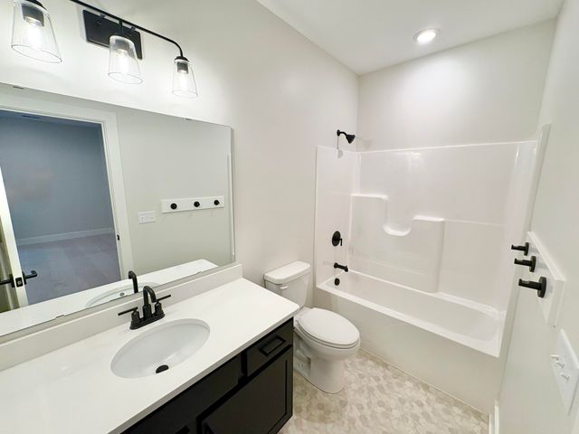 5888 Valley Point Drive Se, Caledonia Twp, MI 49316