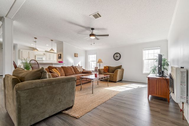 801 Collier Bend Road, Charlotte, TN 37036