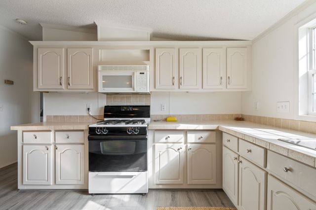 801 Collier Bend Road, Charlotte, TN 37036