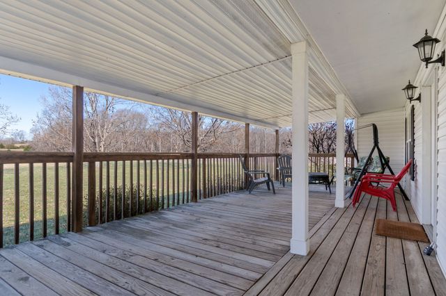 801 Collier Bend Road, Charlotte, TN 37036