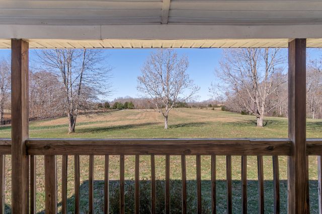 801 Collier Bend Road, Charlotte, TN 37036