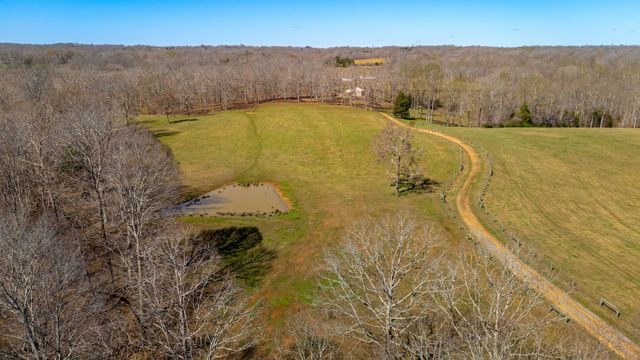 801 Collier Bend Road, Charlotte, TN 37036