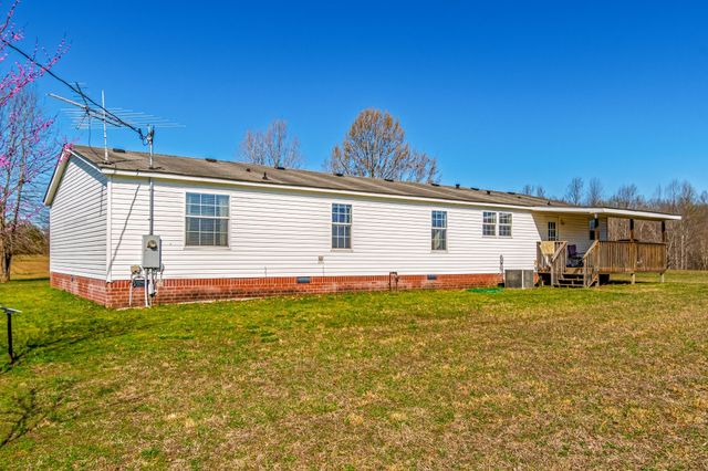 801 Collier Bend Road, Charlotte, TN 37036