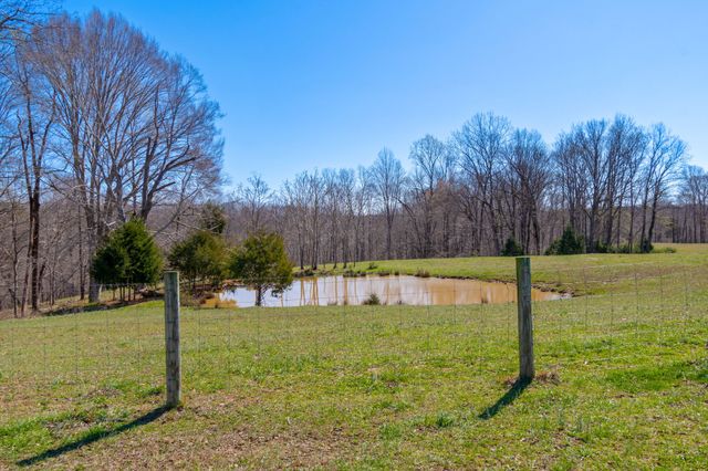 801 Collier Bend Road, Charlotte, TN 37036