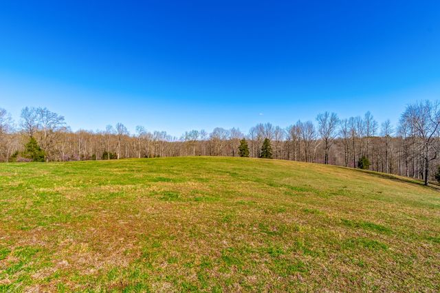 801 Collier Bend Road, Charlotte, TN 37036