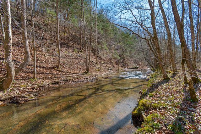 801 Collier Bend Road, Charlotte, TN 37036