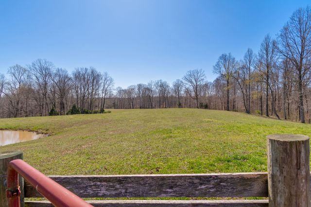 801 Collier Bend Road, Charlotte, TN 37036