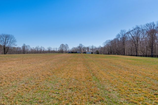 801 Collier Bend Road, Charlotte, TN 37036