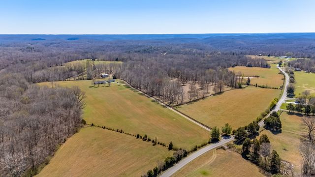 801 Collier Bend Road, Charlotte, TN 37036