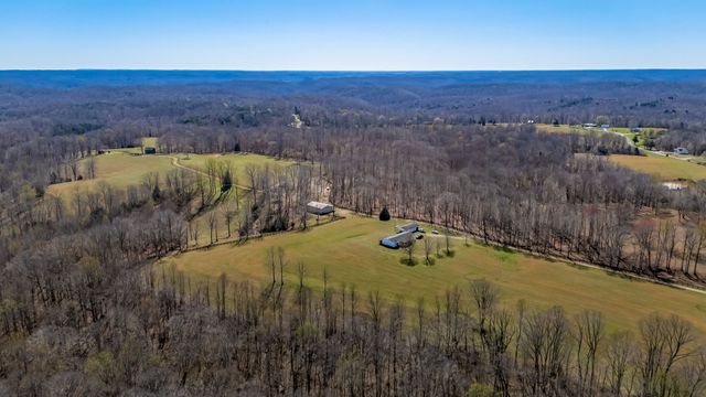 801 Collier Bend Road, Charlotte, TN 37036