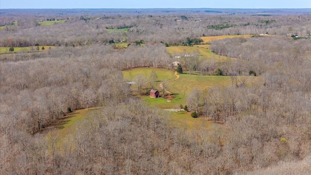 801 Collier Bend Road, Charlotte, TN 37036