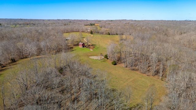 801 Collier Bend Road, Charlotte, TN 37036