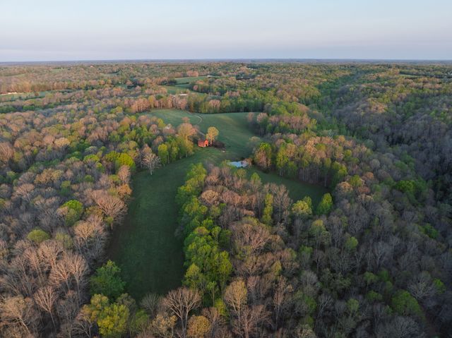 801 Collier Bend Road, Charlotte, TN 37036