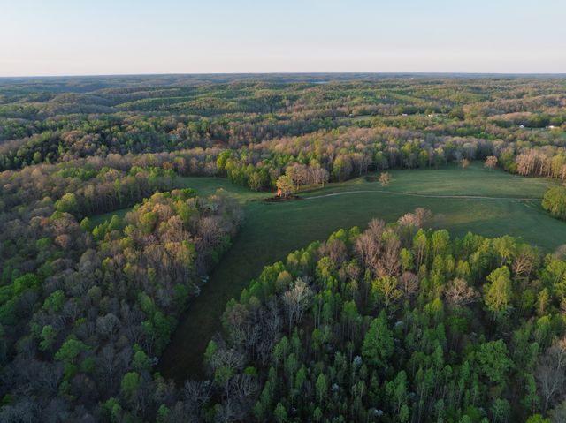 801 Collier Bend Road, Charlotte, TN 37036