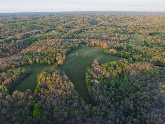 801 Collier Bend Road, Charlotte, TN 37036
