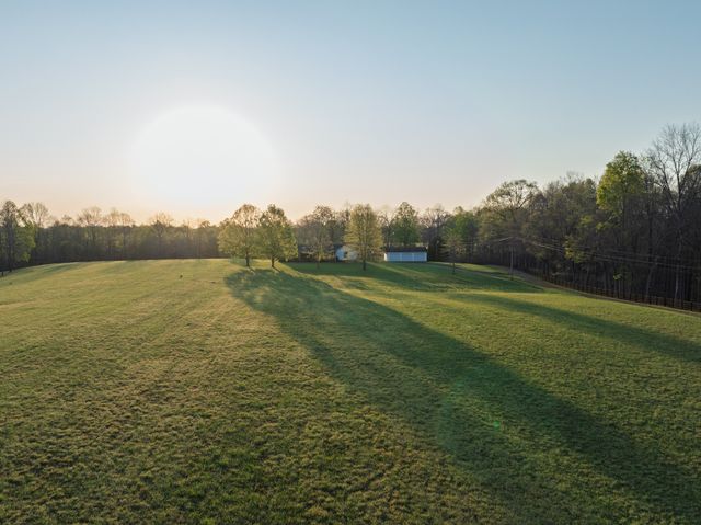 801 Collier Bend Road, Charlotte, TN 37036