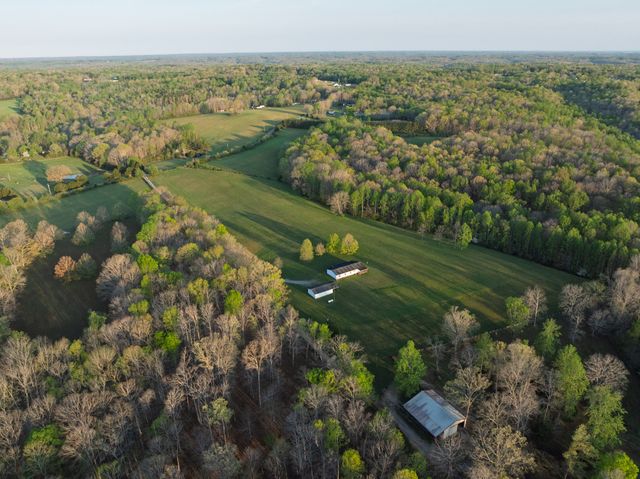 801 Collier Bend Road, Charlotte, TN 37036