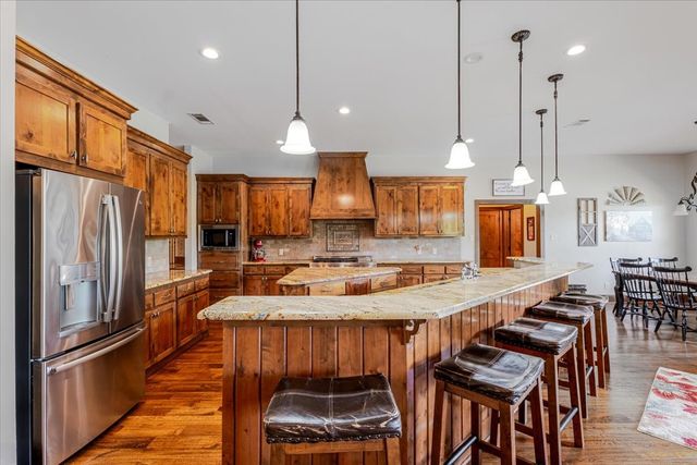 108 McClintock Court, Weatherford, TX 76088