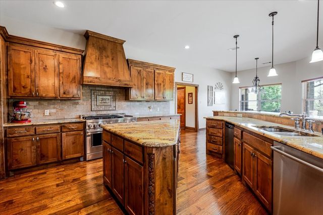 108 McClintock Court, Weatherford, TX 76088