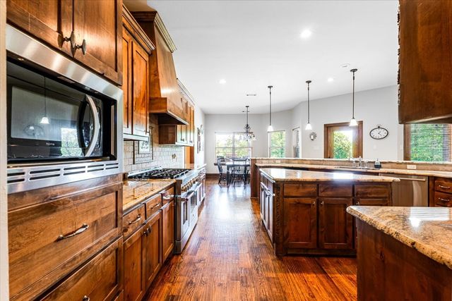 108 McClintock Court, Weatherford, TX 76088