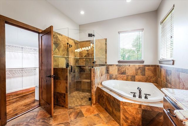 108 McClintock Court, Weatherford, TX 76088