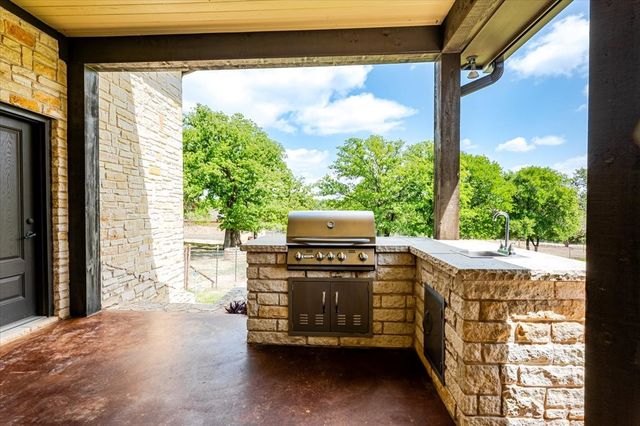 108 McClintock Court, Weatherford, TX 76088