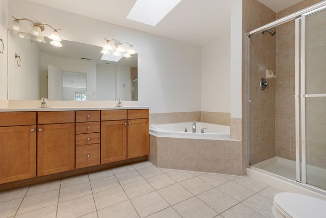 152 Finstad Drive, Libertyville, IL 60048