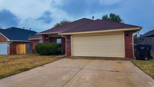2605 N Lincoln Avenue, Moore, OK 73160