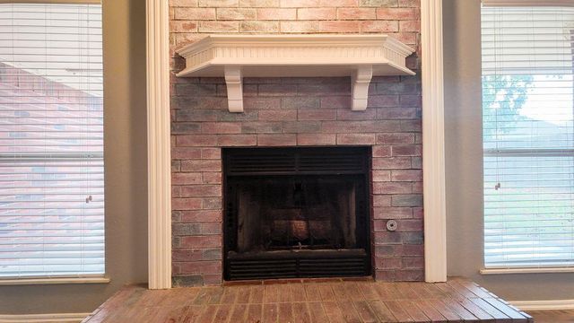 2605 N Lincoln Avenue, Moore, OK 73160