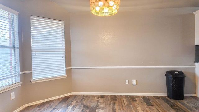 2605 N Lincoln Avenue, Moore, OK 73160