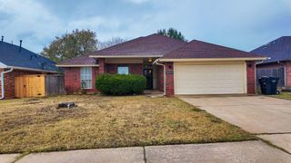 2605 N Lincoln Avenue, Moore, OK 73160