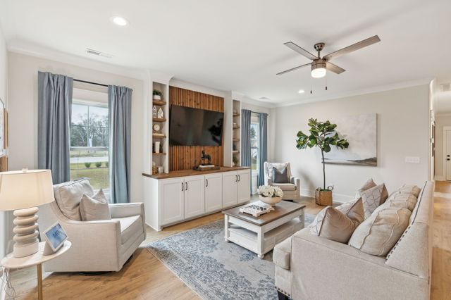1940 Grace Johns Cir, Murfreesboro, TN 37128