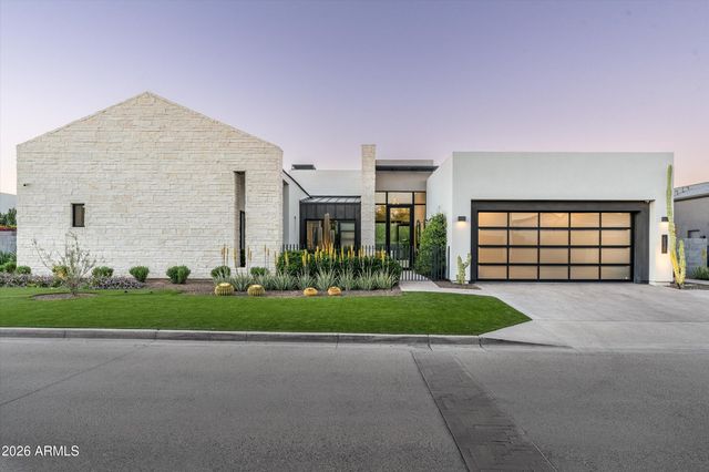 6838 E JOSHUA TREE Lane, Paradise Valley, AZ 85253