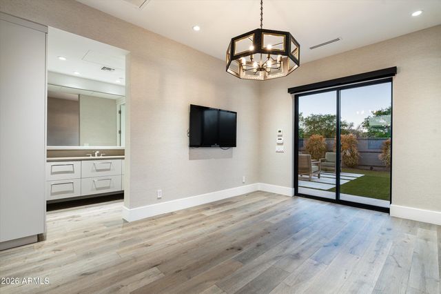 6838 E JOSHUA TREE Lane, Paradise Valley, AZ 85253