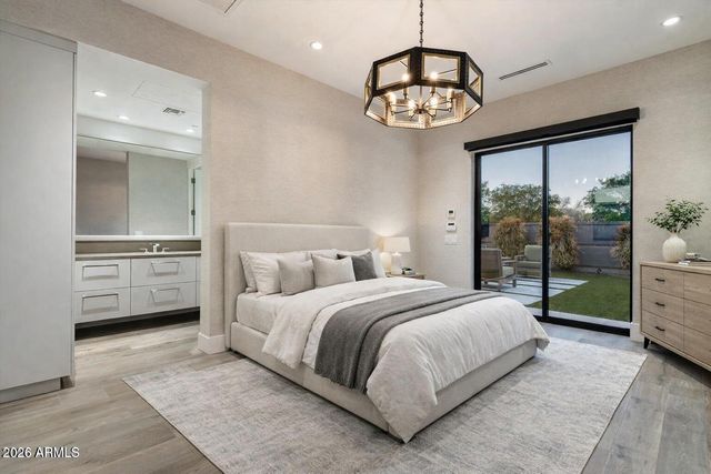 6838 E JOSHUA TREE Lane, Paradise Valley, AZ 85253