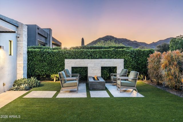 6838 E JOSHUA TREE Lane, Paradise Valley, AZ 85253