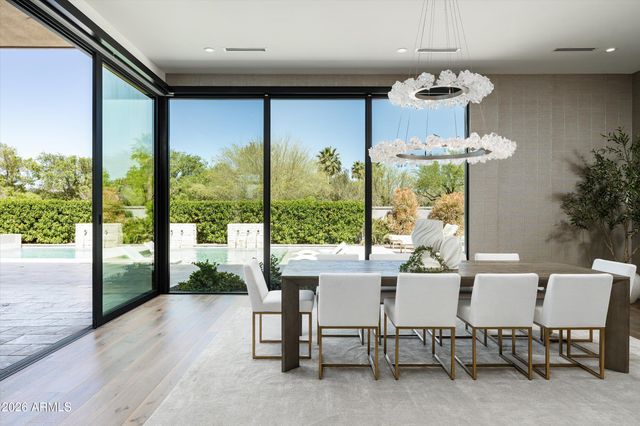 6838 E JOSHUA TREE Lane, Paradise Valley, AZ 85253