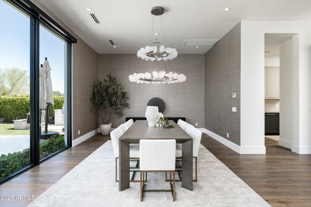 6838 E JOSHUA TREE Lane, Paradise Valley, AZ 85253