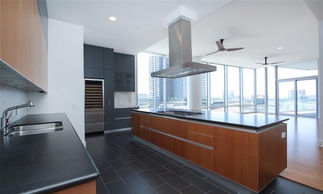 2727 Kirby Drive 10B, Houston, TX 77098