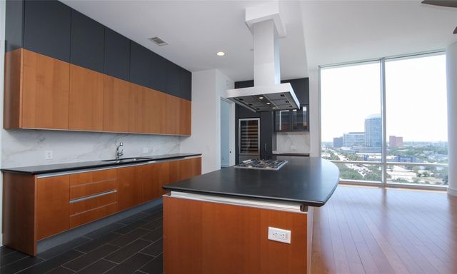 2727 Kirby Drive 10B, Houston, TX 77098