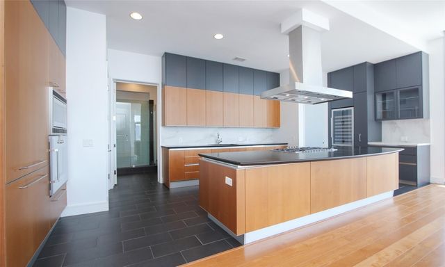 2727 Kirby Drive 10B, Houston, TX 77098