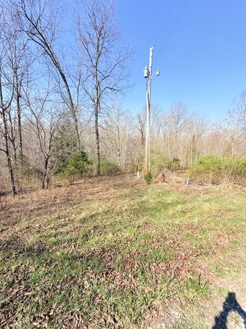 500 Day Ln, Tennessee Ridge, TN 37178