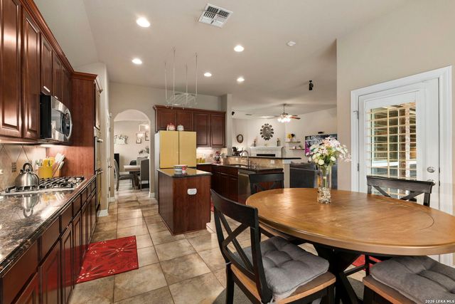 10612 Foxen Way, Helotes, TX 78023